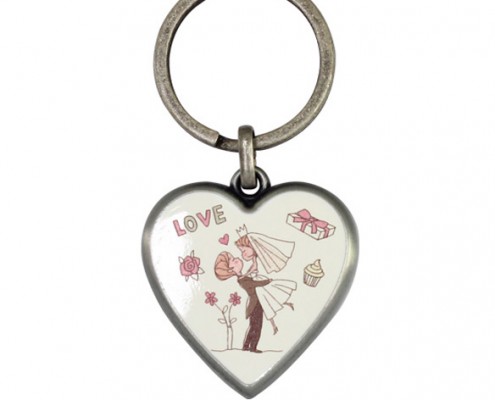 Cute Fashion Heart-Shaped Metal Keyring is attractive.