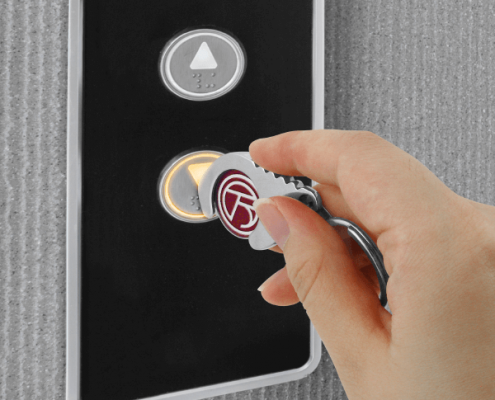 Multifunctional Door Opener Coin Holder Keychain
