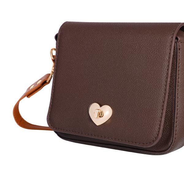 Heart Metal Clasp Accessory on the bag is cute.
