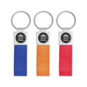 有幾個顏色可供客製滴膠貼片皮革鑰匙圈選擇